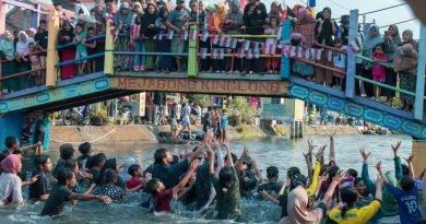SEDEKAH KALI DAN SAWERAN TEBAR REZEKI WARNAI FESTIVAL LANGEN MEJAGONG 2026
